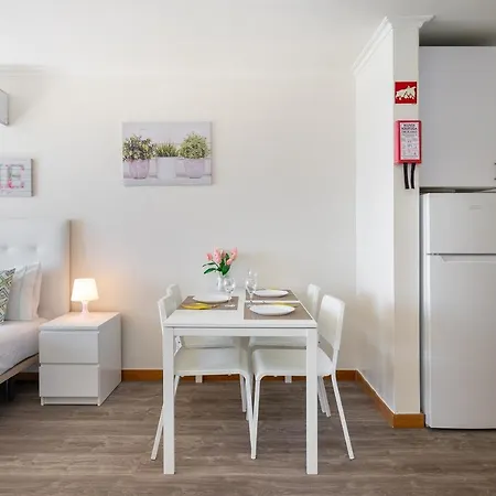 Jardins Da Rocha: Beachfront With Sea Views And Pools Portimao